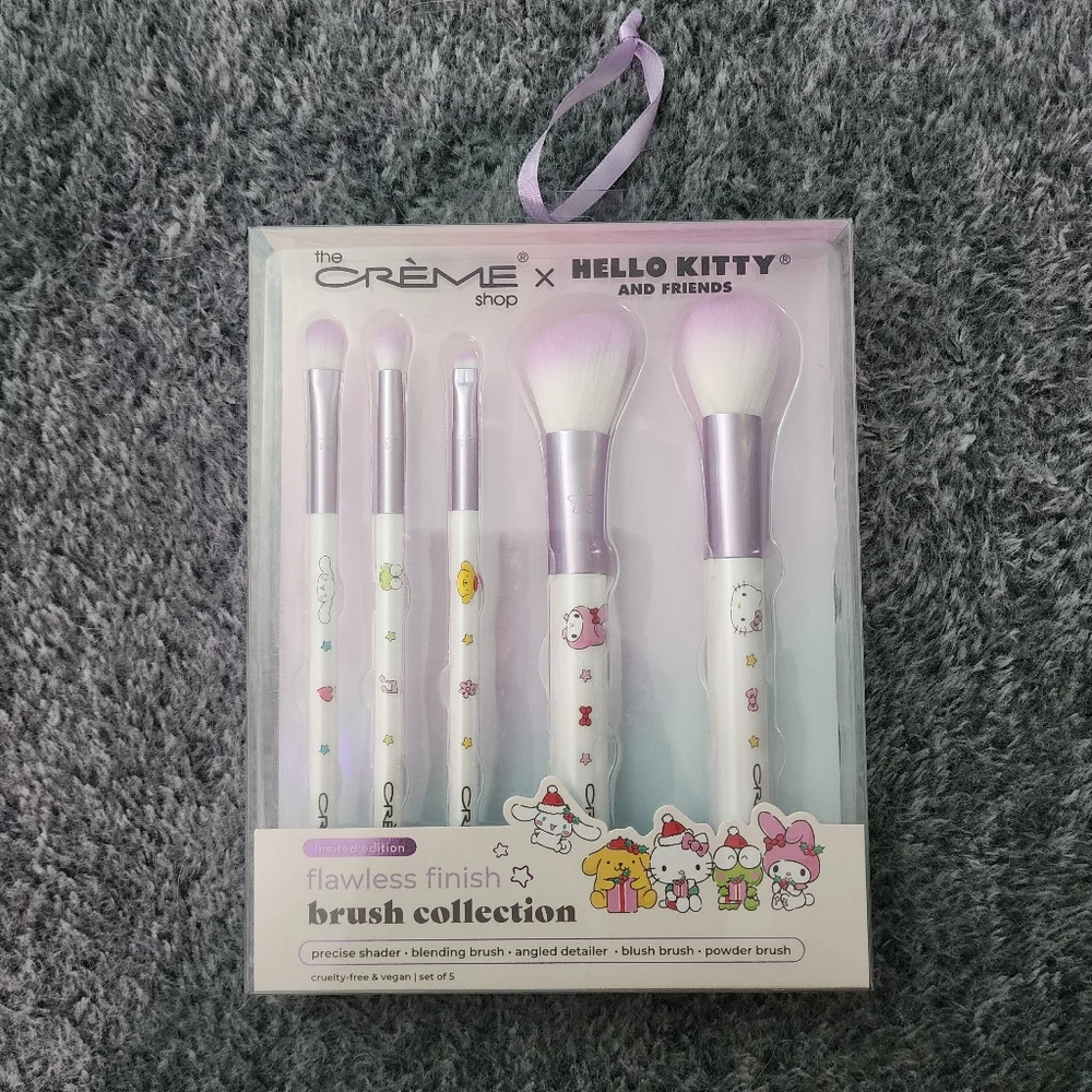 Hello Kitty X The Crème Shop Makeup Brush Collection